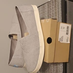 NWT Women's Tom's Avalon Drizzle Grey Canvas